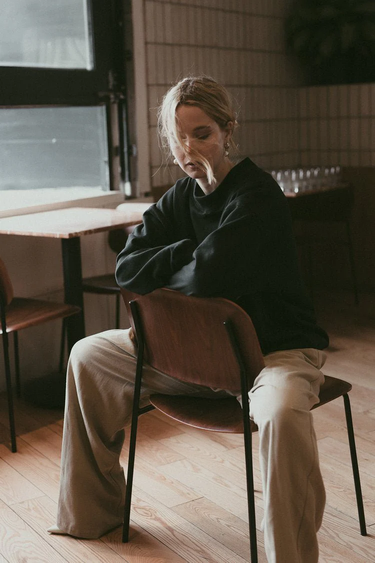 Esser Unisex Sweatshirt (Black) - Image 3