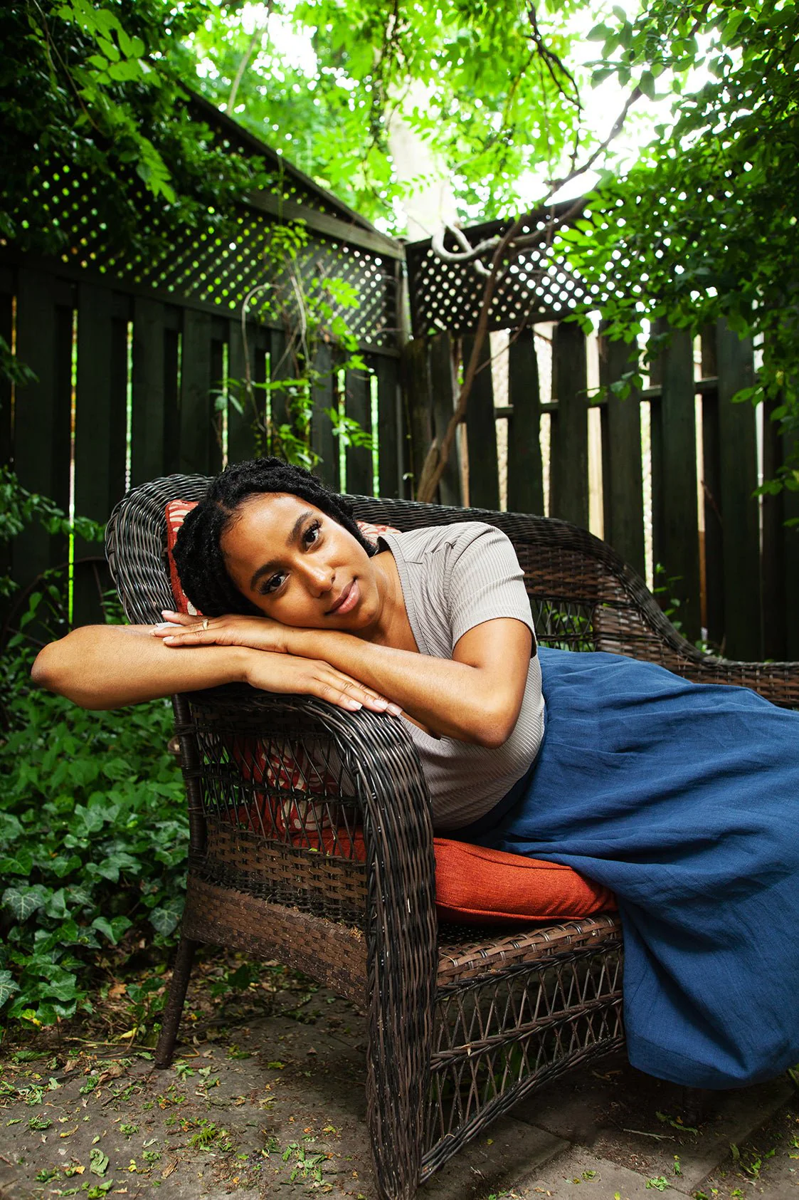 Esser V-Neck T-Shirt (Khaki) - Image 3